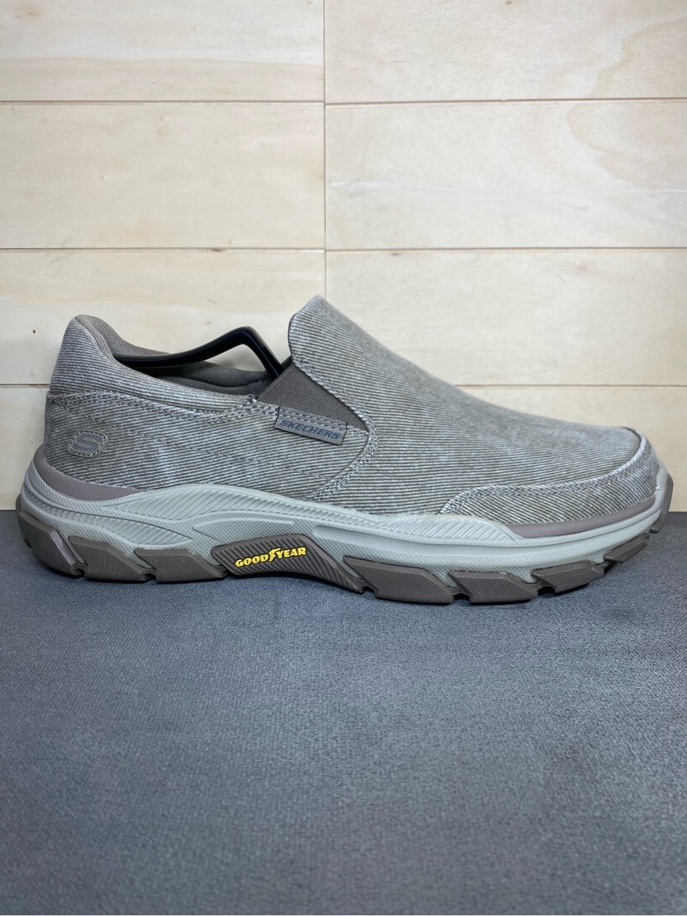 Skechers Relaxed Fit Fallston Slip-Ons Taupe Men's Size 9 Shoes Memory Foam